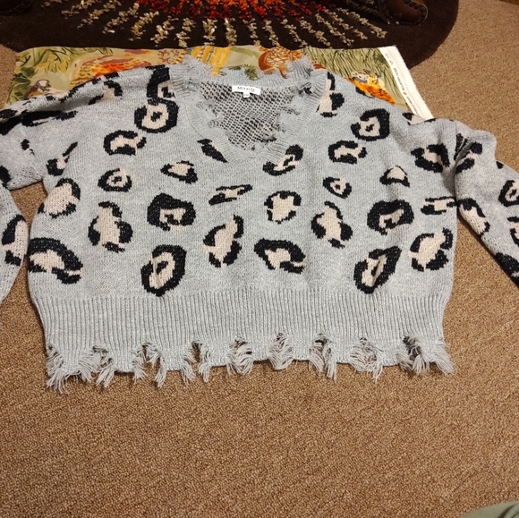 Miracle Sweaters - Last 1! Miracle Sweater S/M Cheetah Gray/Black